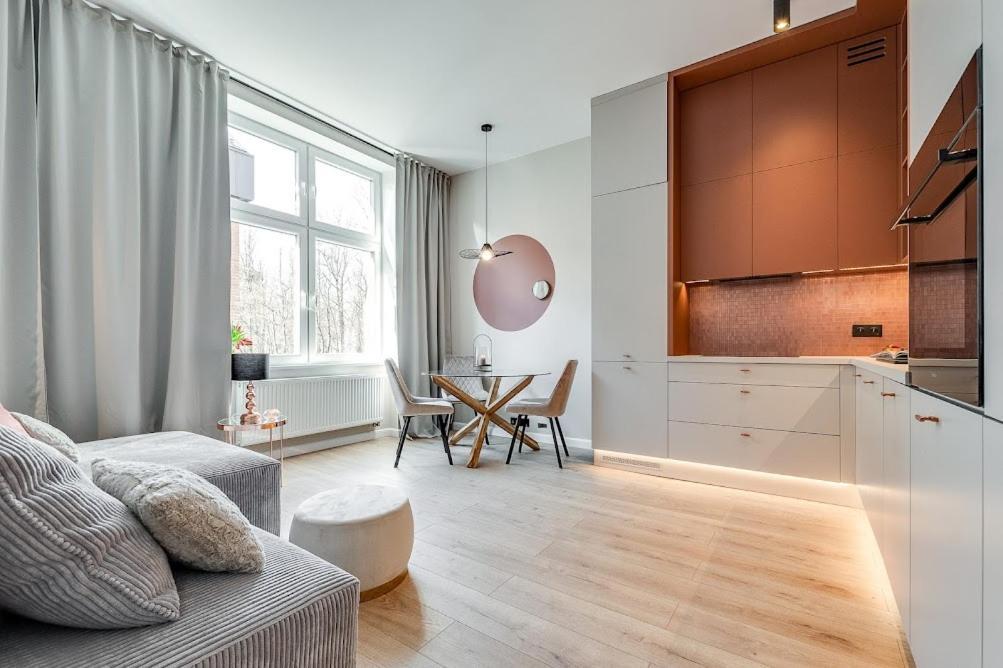 Jan III Sobieski - Luksusowy Apartament S Prywatny Darmowy Parking Gliwice Buitenkant foto